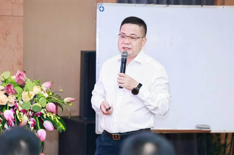 蓝绿双城曹舟南：新政之下"大家都懵了"，行业需要回答谁来组织项目
